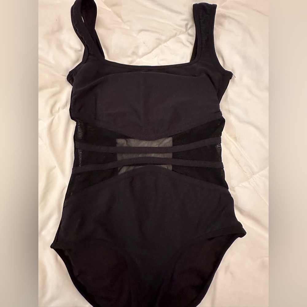 Five Dancewear leotard
Black
Mesh open back size PA